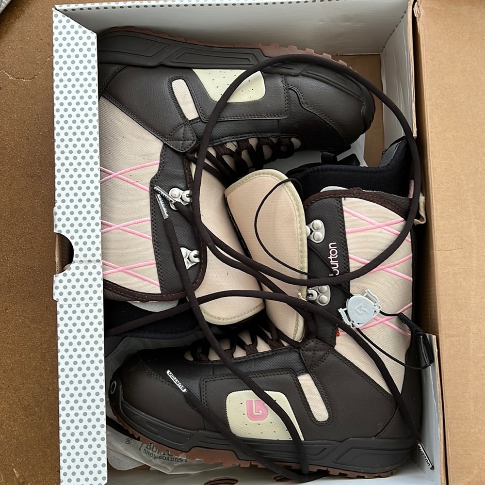 Women’s burton snowboard boots